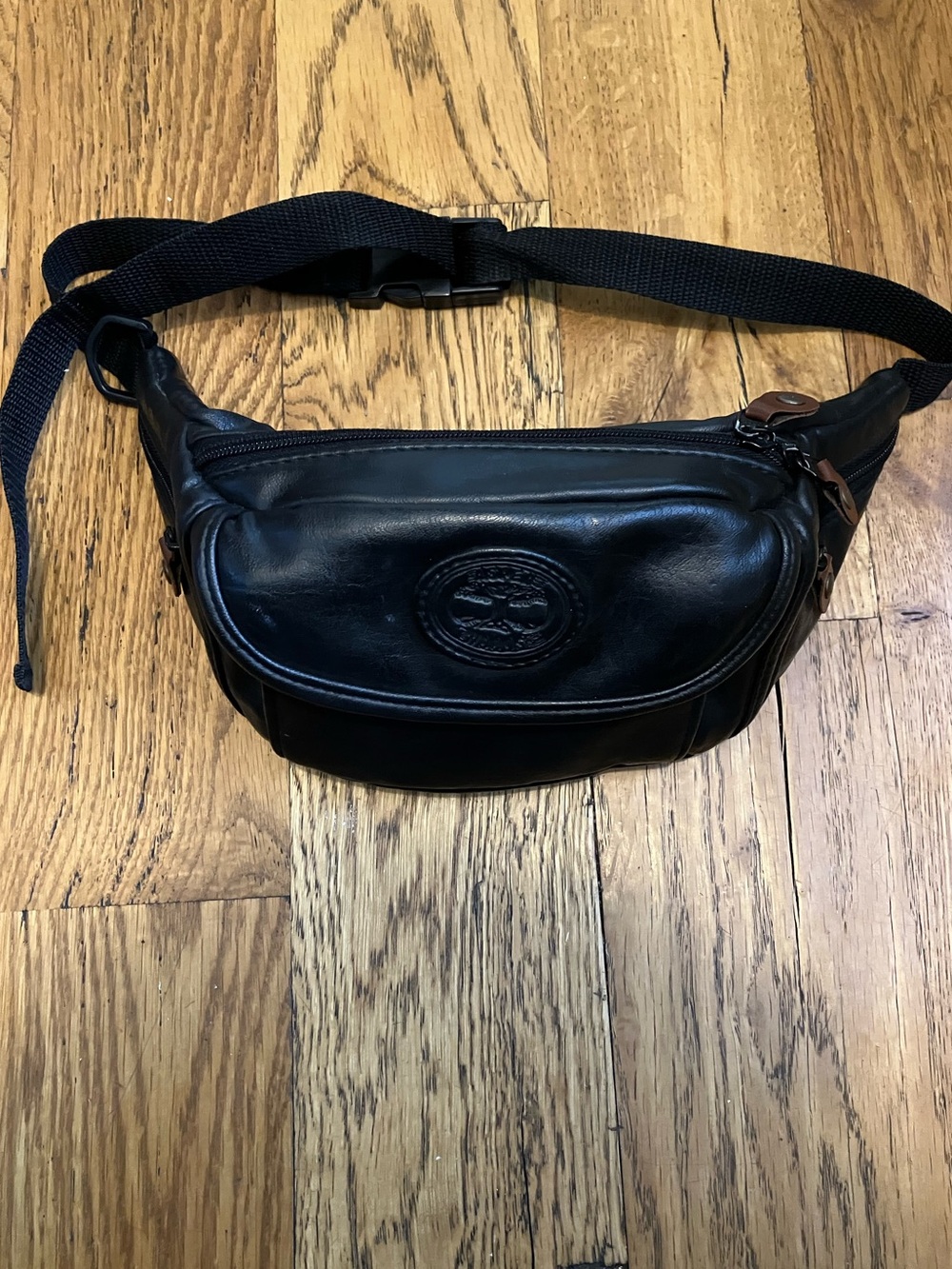 Tandem Bags of California Aspen Woods Fanny Pack Black Pleather Zipper Pockets